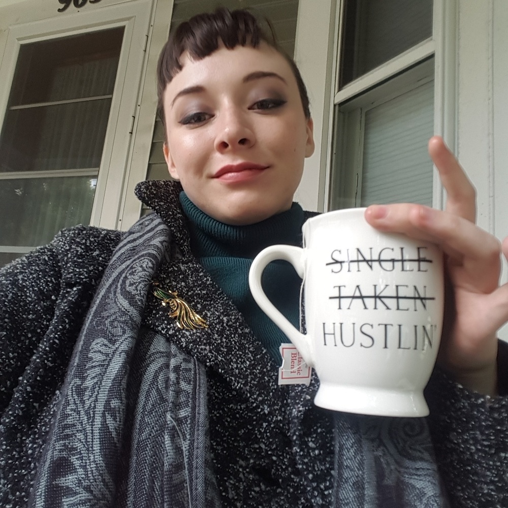 Meet your Posher, Aviriana